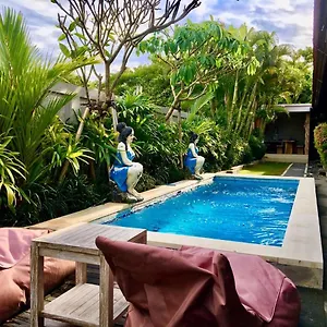 Ayu 2 Pensión Canggu