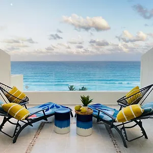 Ocean View Three Bedroom, Three Story Penthouse By The Beach Aparthotel Cancun