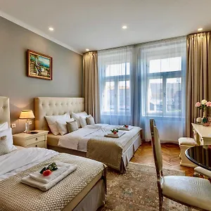 Slabur Apartahotel Praga
